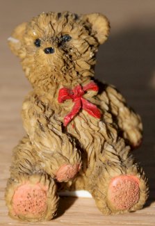 kleiner Teddybär sitzend zum Festkleben Deko - Greefuu
